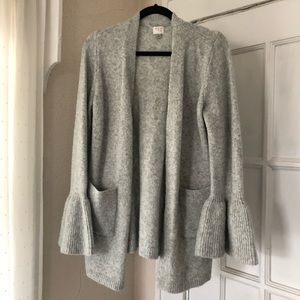 Flare sleeve soft cardigan